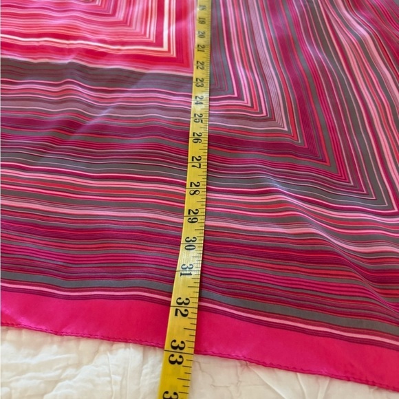 ANNE KLEIN Signature Square Silk scarf. Pinks. 34” square - Picture 8 of 11